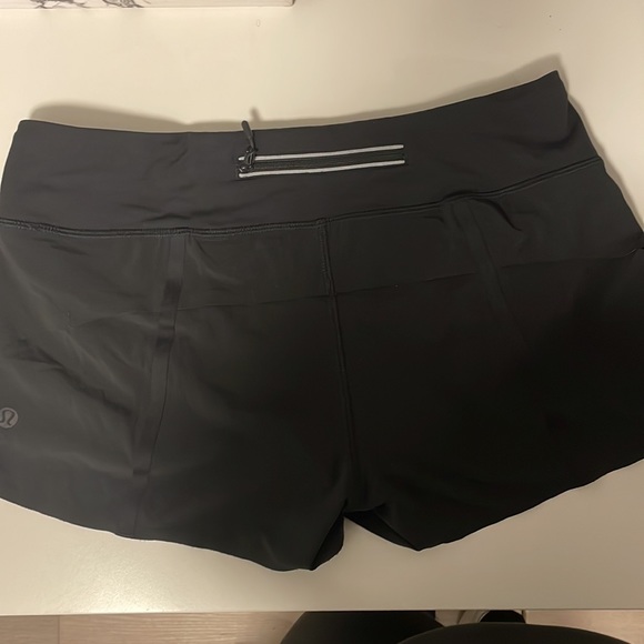 Lululemon Running shorts, Black size 6 - Picture 3 of 5